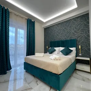 Napoli Central Suites Guest house