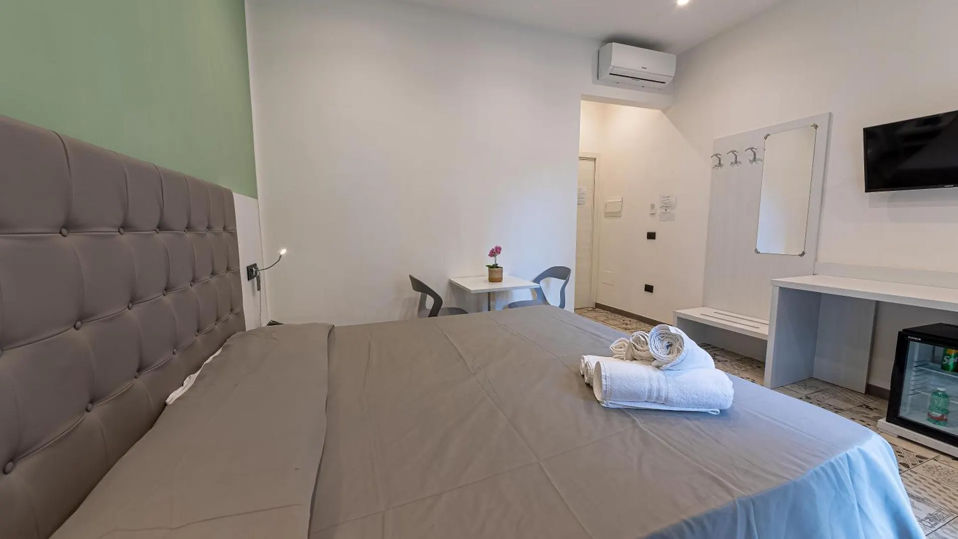 Residenza San Lorenzo Naples