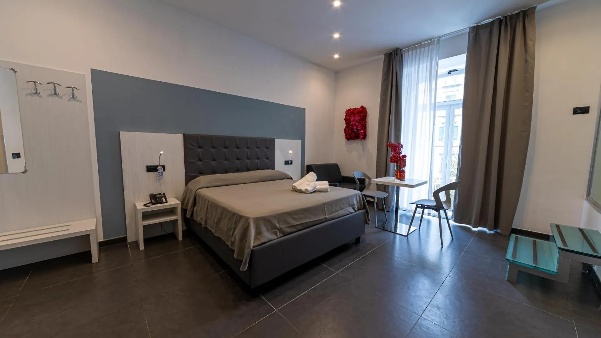 Residenza San Lorenzo Nápoles Alojamento de Acomodação e Pequeno-almoço