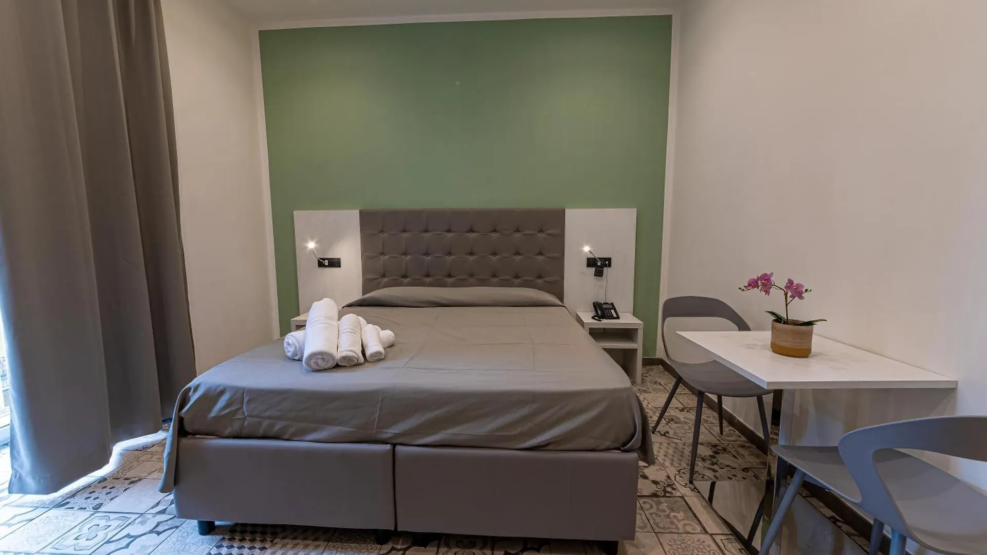 Residenza San Lorenzo Nápoles Alojamento de Acomodação e Pequeno-almoço